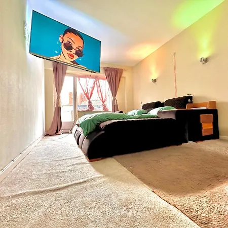 Luxury Design Apartment *